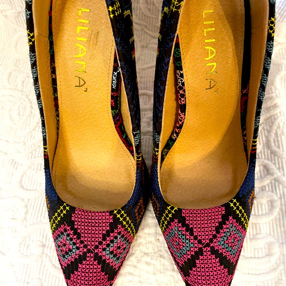 Vintage Inspired Liliana Heels - Picture 2 of 4